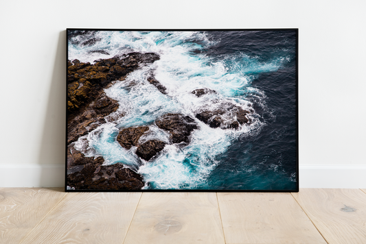 Bølgerne mod klipperne